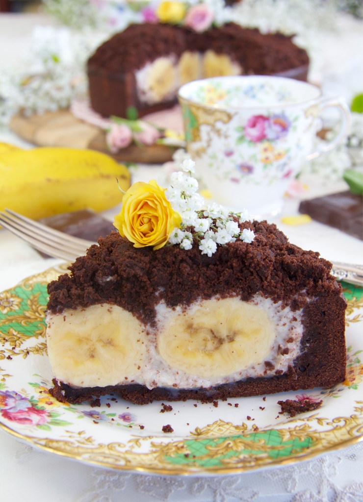 Bizcocho de chocolate relleno de mascarpone y plátano