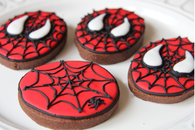 Galletas de spiderman y vacas. ¿Vacas? Sí, ¡¡spiderman con vacas!!