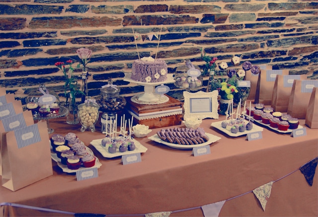 Mesa Dulce vintage de Loreto y Jose en tonos violetas