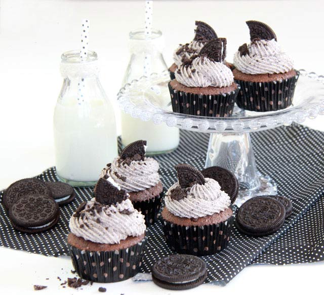 Cupcakes de oreo (nueva receta más esponjosa y con más OREO)