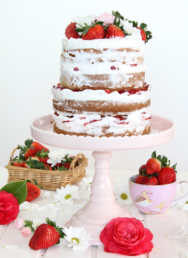 Naked Cake de fresas con nata