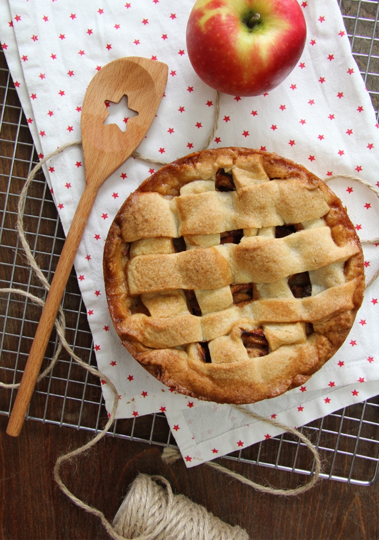 Clásica tarta de manzana holandesa o Appeltaart