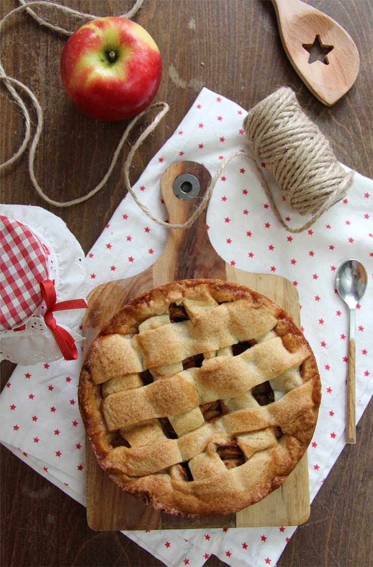 Clásica tarta de manzana holandesa o Appeltaart