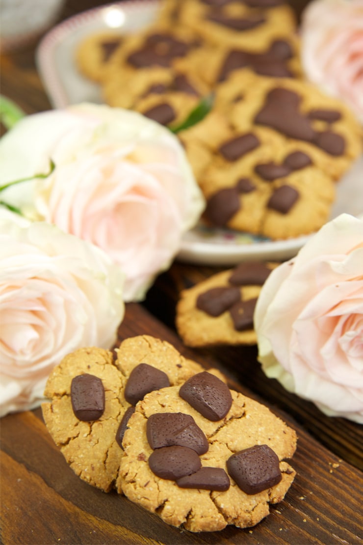 Galletas saludables de avena, crema de cacahuete y chocolate