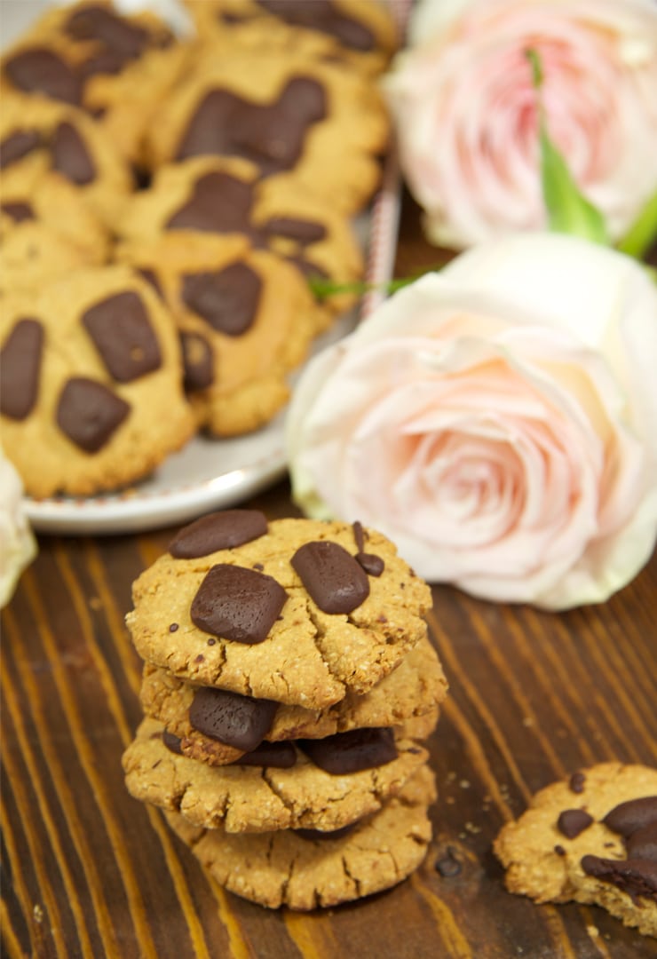 Galletas saludables de avena, crema de cacahuete y chocolate