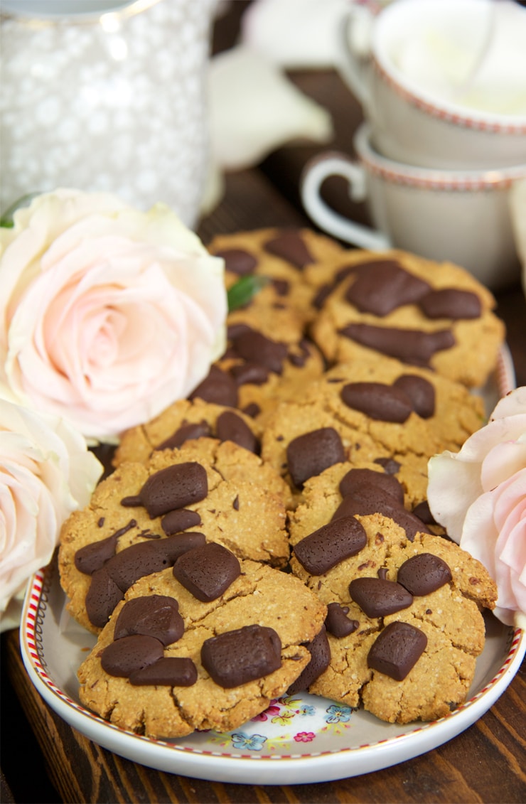 Galletas saludables de avena, crema de cacahuete y chocolate